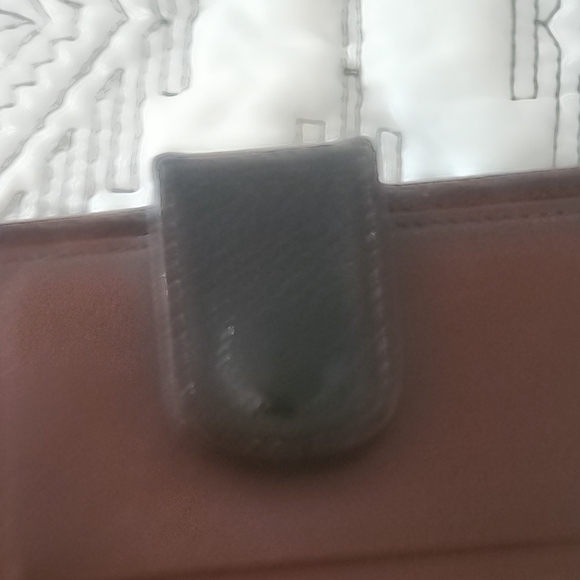 💓 Chanel Black and Gold Women's Bag - Picture 8 of 17